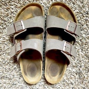 Gently used Birkenstocks // Arizona - Mocha - size EU 45 / US 12-12.5